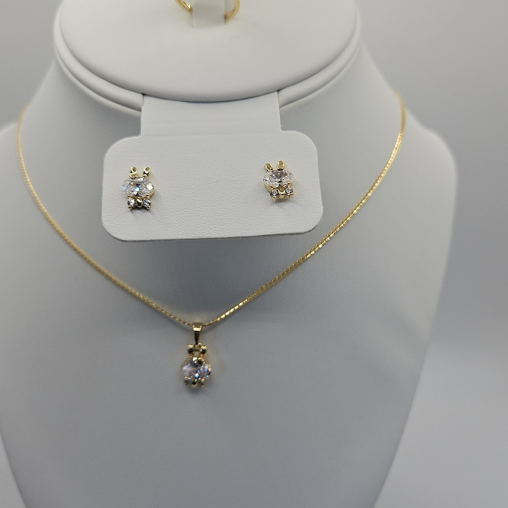 Elegant Gold Necklace and Earring Set